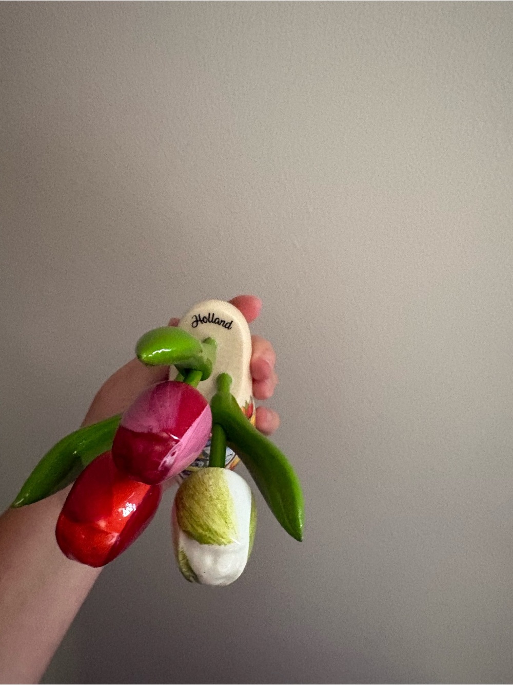 Hand-Painted Dutch Wooden Clog Vase with Tulip Stems - Red, Pink, Yellow, Green - Picture 3 of 3